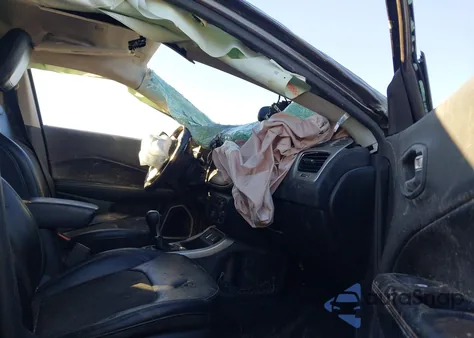 2020 Jeep Compass Latitude Fwd from USA, damaged, VIN 3C4NJCBB3LT150825